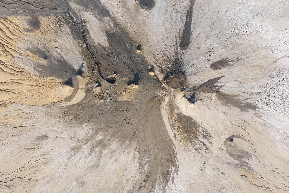eruption muddy volanoes paclele mari Buzau Romania
