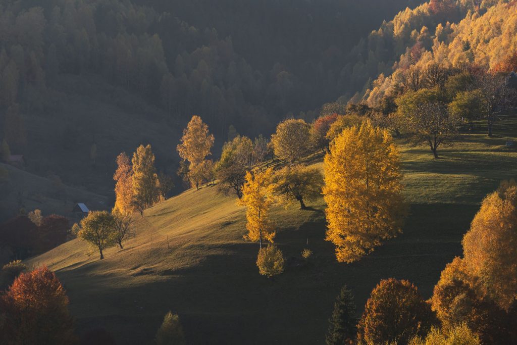 apus de toamna in satul pestera brasov