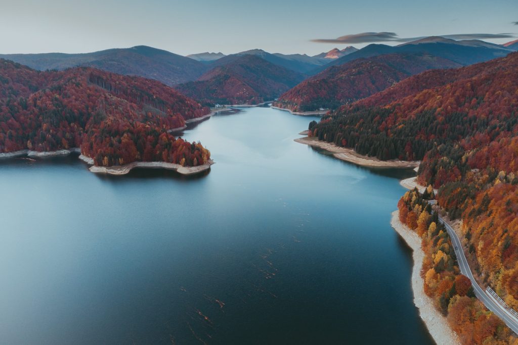 lacul vidraru transfagarasan
